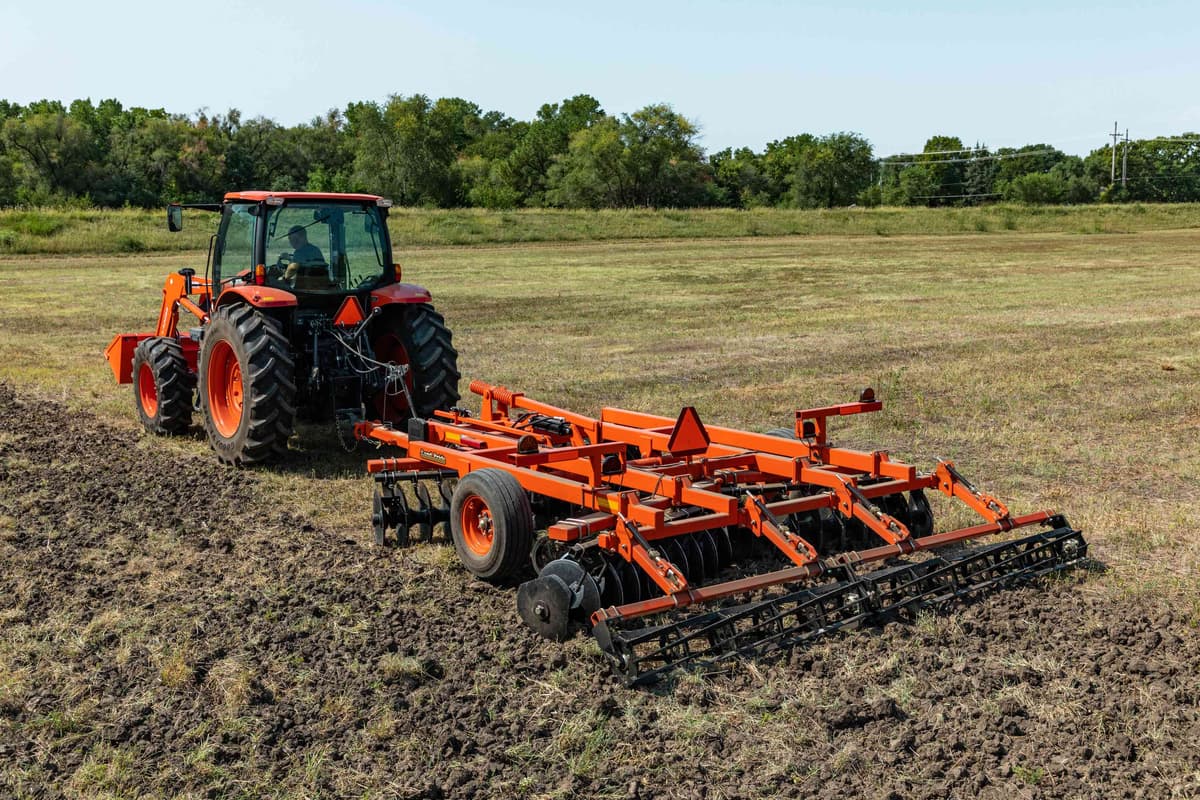 DH7100 SERIES DISC HARROWS